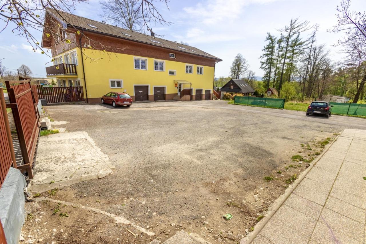 Apartman Theo Veľký Slavkov Exterior foto
