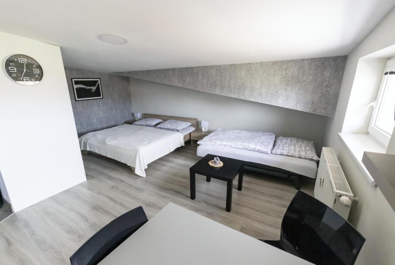 Apartman Theo Veľký Slavkov Exterior foto