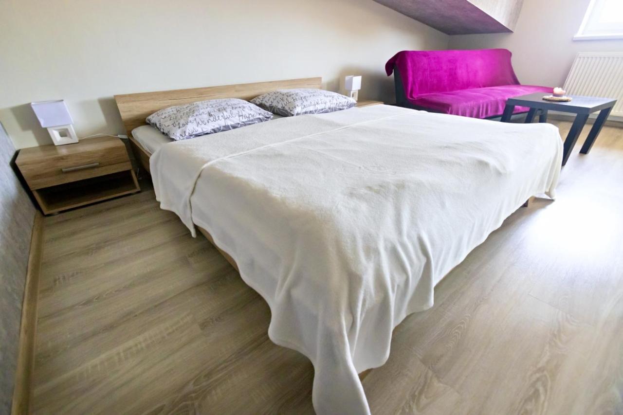 Apartman Theo Veľký Slavkov Exterior foto
