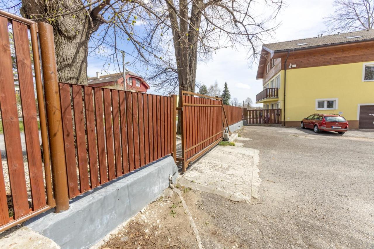 Apartman Theo Veľký Slavkov Exterior foto